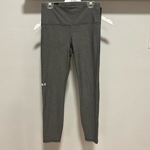 Under Armour high rise ankle legging.